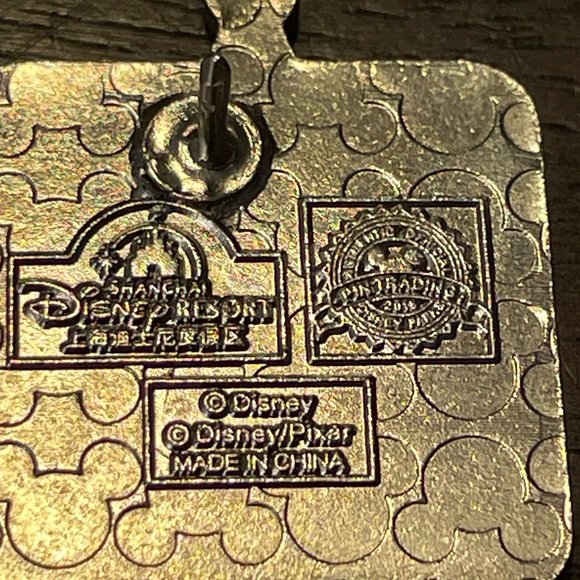 Disney Trading Pin Toy Story Alien Face Head Square- Shanghai - Picture 3 of 3